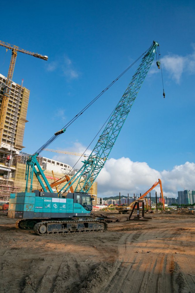 Crawler cranes Shing Lung Construction & Engineering Company Limited